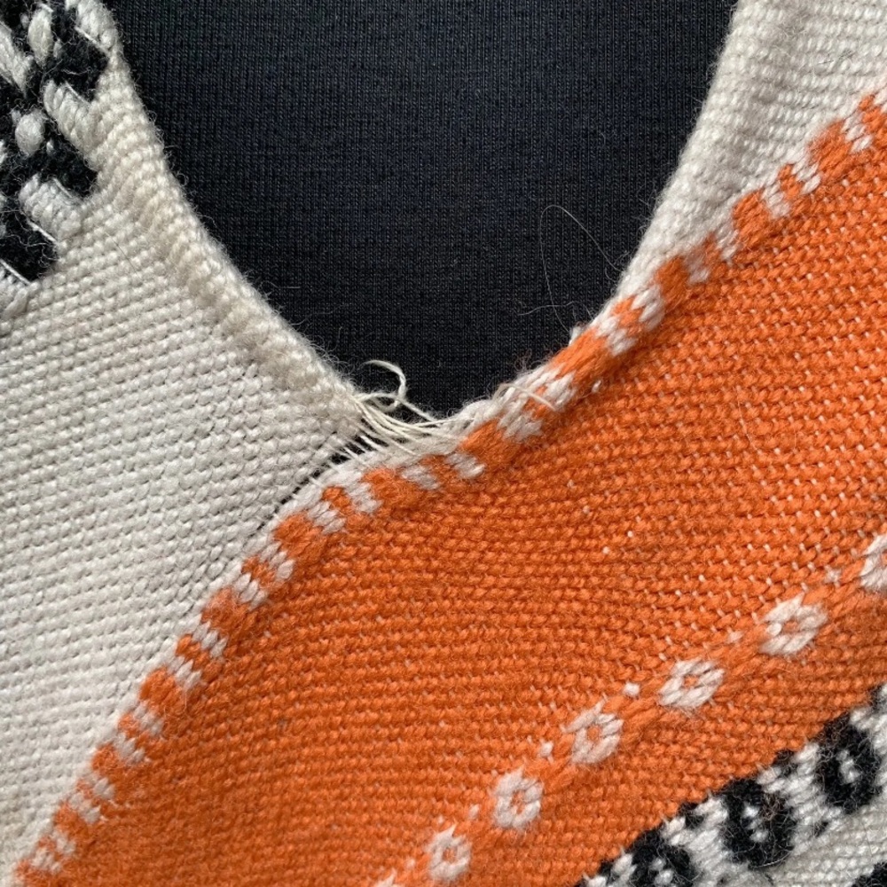 Vintage 70s poncho white orange fringed - Picture 4 of 14